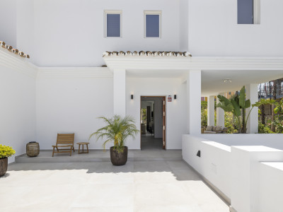 Villa for sale in Casares