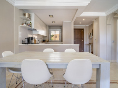 Apartamento Planta Baja en venta en Aloha Hill Club, Nueva Andalucia