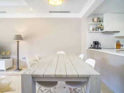 Apartamento Planta Baja en venta en Aloha Hill Club, Nueva Andalucia