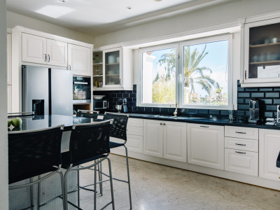 Villa en venta en La Resina Golf, Estepona