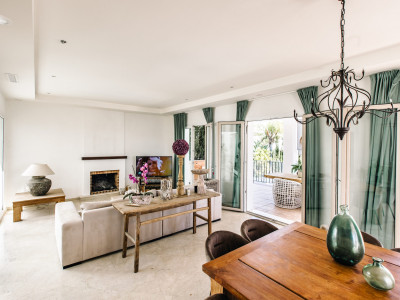 Villa en venta en La Resina Golf, Estepona