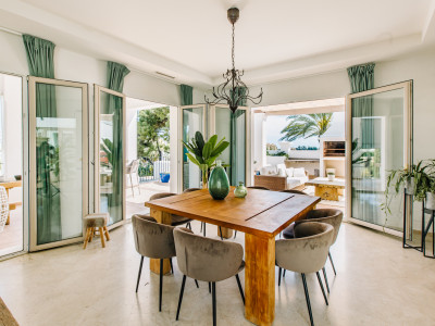 Villa en venta en La Resina Golf, Estepona