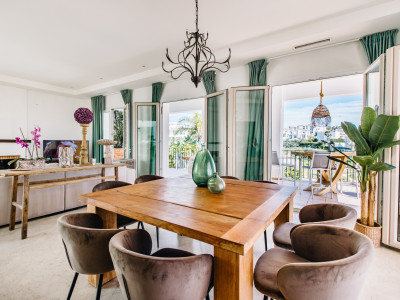 Villa en venta en La Resina Golf, Estepona