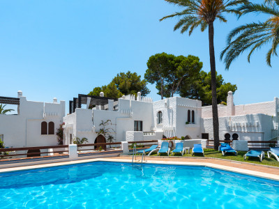 Zweistöckiges Penthouse zum Verkauf in Pueblo Arabesque, Nueva Andalucia