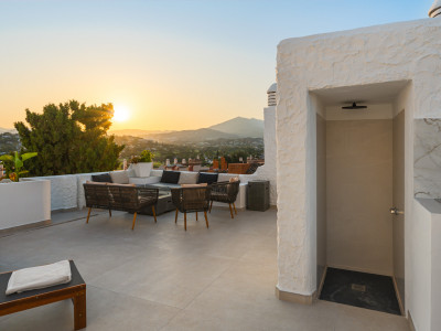 Zweistöckiges Penthouse zum Verkauf in Pueblo Arabesque, Nueva Andalucia