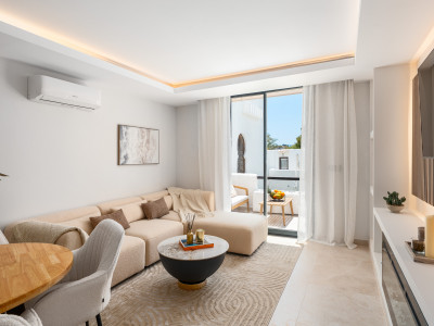 Zweistöckiges Penthouse zum Verkauf in Pueblo Arabesque, Nueva Andalucia