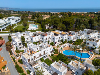 Zweistöckiges Penthouse zum Verkauf in Pueblo Arabesque, Nueva Andalucia