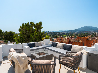 Zweistöckiges Penthouse zum Verkauf in Pueblo Arabesque, Nueva Andalucia