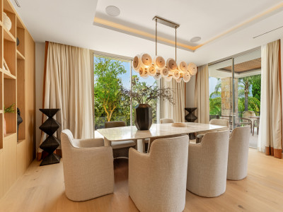 Villa en venta en Nueva Andalucia