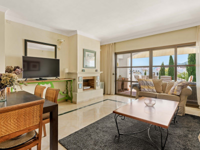 Apartamento en venta en Los Arqueros, Benahavis