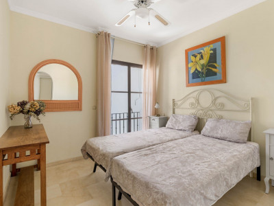 Apartamento en venta en Los Arqueros, Benahavis