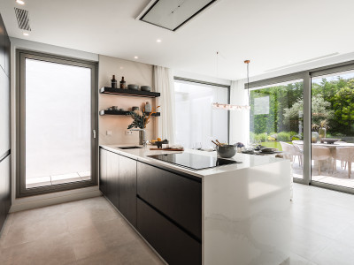 Villa zum Verkauf in El Paraiso, Estepona