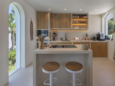 Villa for sale in Atalaya de Rio Verde, Nueva Andalucia