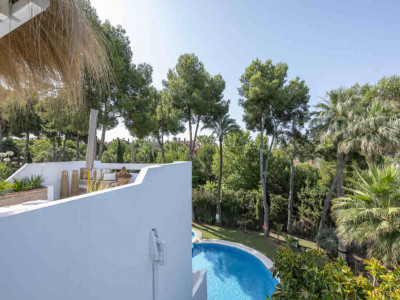 Villa for sale in Atalaya de Rio Verde, Nueva Andalucia