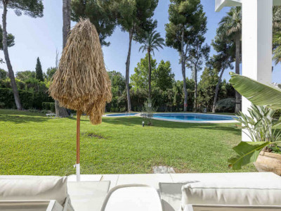 Villa for sale in Atalaya de Rio Verde, Nueva Andalucia