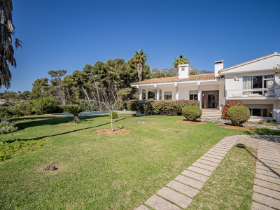 Villa en venta en La Montua, Marbella