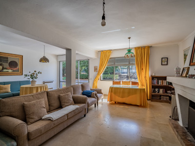 Villa en venta en La Montua, Marbella