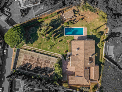Villa en venta en La Montua, Marbella