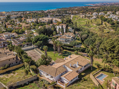 Villa en venta en La Montua, Marbella