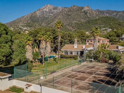 Villa en venta en La Montua, Marbella