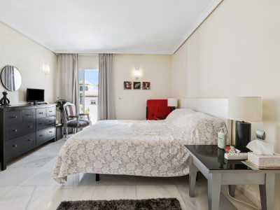 Penthouse for sale in Dominion Beach, Estepona
