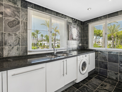 Penthouse for sale in Dominion Beach, Estepona