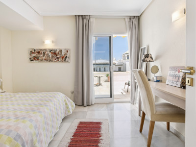 Penthouse for sale in Dominion Beach, Estepona