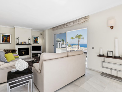 Penthouse for sale in Dominion Beach, Estepona