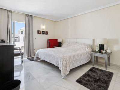 Penthouse for sale in Dominion Beach, Estepona