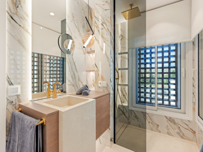 Penthouse for sale in Bahía del Velerín, Estepona