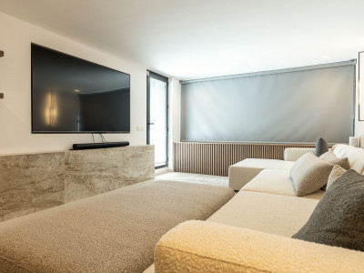 Villa for sale in Nueva Andalucia