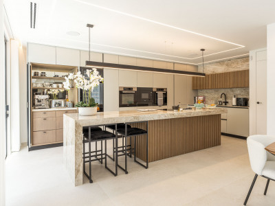 Villa for sale in Nueva Andalucia