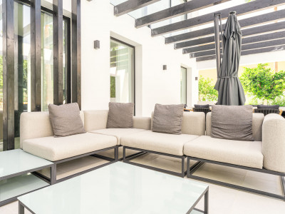 Villa for sale in Nueva Andalucia