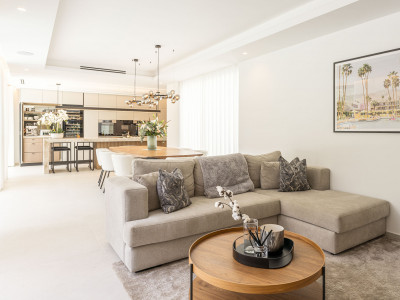 Villa for sale in Nueva Andalucia
