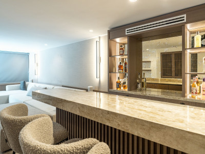 Villa for sale in Nueva Andalucia