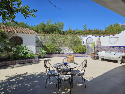 Villa for sale in Fuente del Espanto, Benahavis