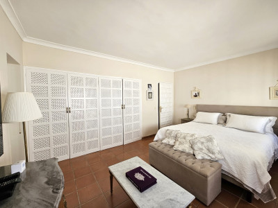 Villa for sale in Fuente del Espanto, Benahavis