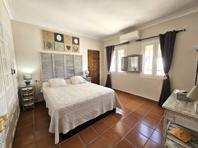 Villa for sale in Fuente del Espanto, Benahavis