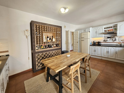 Villa for sale in Fuente del Espanto, Benahavis
