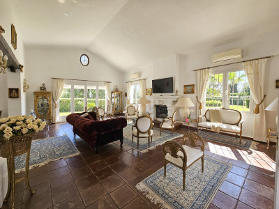 Villa for sale in Fuente del Espanto, Benahavis