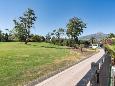 Maison de Ville à vendre à Los Naranjos Country Club, Nueva Andalucia