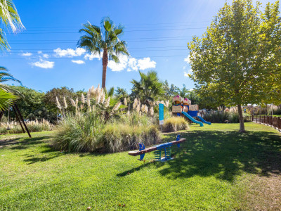Апартамент на нижнем этаже в продаже в Alcazaba Lagoon, Касарес