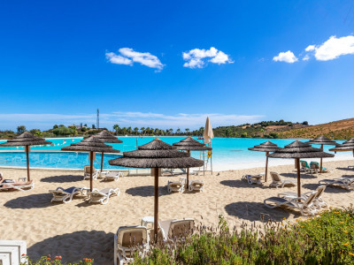 Апартамент на нижнем этаже в продаже в Alcazaba Lagoon, Касарес