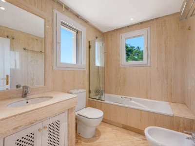 Duplex Penthouse for sale in Las Alamandas, Nueva Andalucia