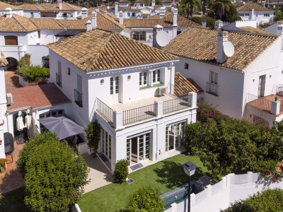 Maison de Ville à vendre à Benamara, Estepona