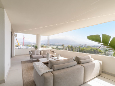 Villa for sale in Nueva Andalucia