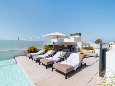 Villa for sale in Nueva Andalucia
