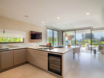 Villa for sale in Nueva Andalucia