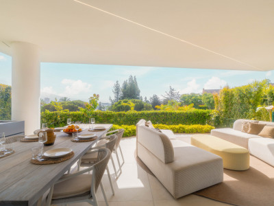 Villa for sale in Nueva Andalucia