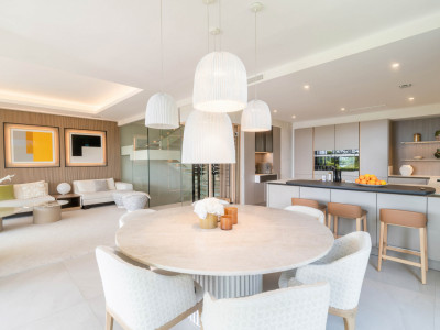Villa for sale in Nueva Andalucia
